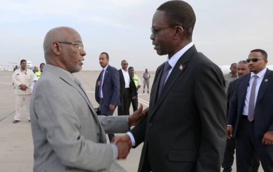 السودان – الفضاء نيوز :  *عضو مجلس السيادة نائب القائد العام الفريق أول شمس الدين كباشي يعود الي البلاد* 