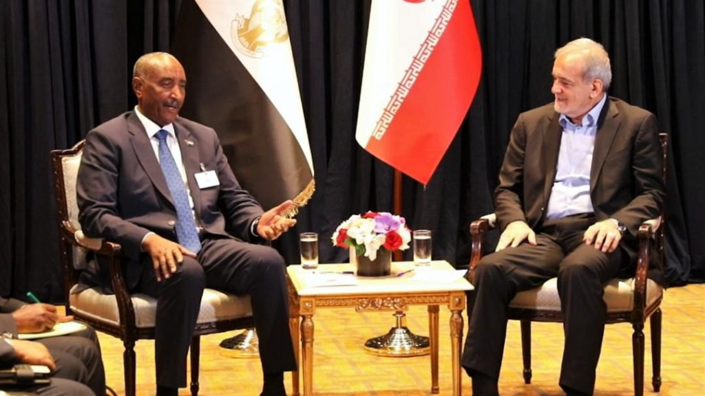 السودان – “الفضاء نيوز”:  *رئيس مجلس السيادة الإنتقالي يلتقي الرئيس الإيراني* 