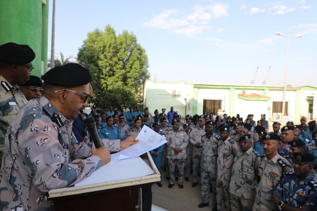 السودان – “الفضاء نيوز”: *اللواء صلاح أحمد إبراهيم يشهد الطابور الشهري لقوات الجمارك ويشيد بالأداء*