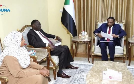 السودان – “الفضاء نيوز”:  *رئيس الوزراء يؤمن على رؤية وزارة المالية الخاصة بالتنمية المستدامه*