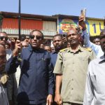 السودان – “الفضاء نيوز” : *رئيس الوزراء يوجه الجهات المختصة بالاسراع في إعادة الكهرباء والمصارف والبنوك إلى سوق ليبيا*