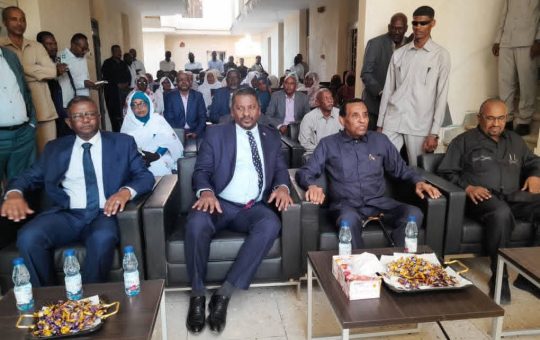 السودان – “الفضاء نيوز”:   *”رئيس الوزراء” ندعو كافة المنظمات الدولية للعودة للعاصمة*