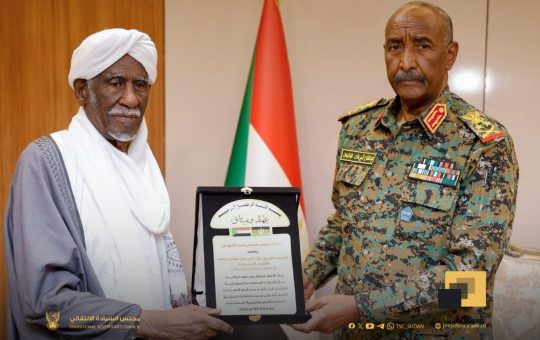 السودان – “الفضاء نيوز” : *رئيس مجلس السيادة يتسلم وثيقة عهد وميثاق من كيان الأنصار*