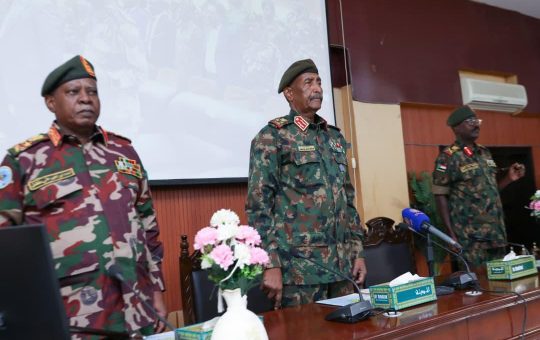 السودان – “الفضاء نيوز”: *”​البرهان” مصممون على إنهاء التمرد للأبد ولن نسمح بوجوده مجدداً*