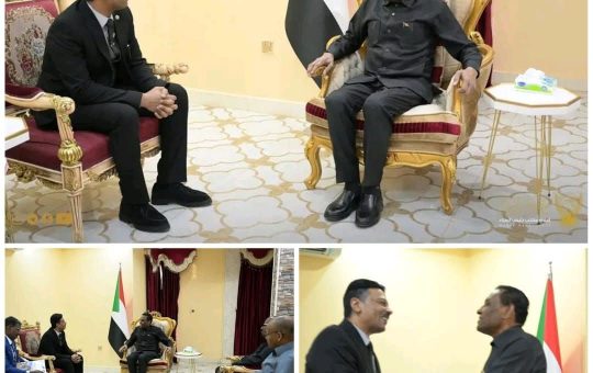 السودان – “الفضاء نيوز”: *”رئيس الوزراء” يطلع على جهود تطوير الناقل الوطني سودانير*