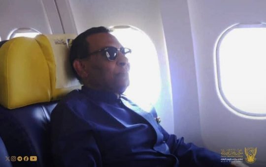 السودان – “الفضاء نيوز”: *د.”كامل إدريس”: إنطلاق طائرة (سودانير) يمثل إفتتاحاََ رسمياً لمطار الخرطوم الدولي*