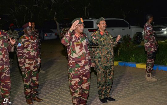 السودان – “الفضاء نيوز”: *نائب مدير جهاز الأمن والمخابرات العامة يزور الفرقة 19 مشاة بمروي ويطمئن على الموقف الأمني*   