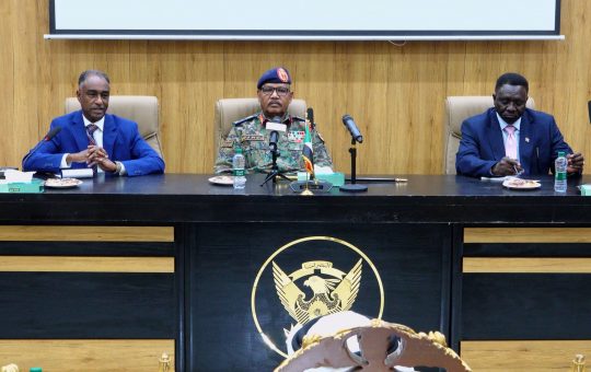 السودان – “الفضاء نيوز”: *عضو السيادي الفريق مهندس إبراهيم جابر يشيد بمواقف الدول الشقيقة والصديقة الداعمة للشعب السوداني* 