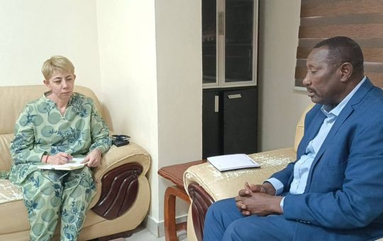 السودان – “الفضاء نيوز”:  *”فريني” يبحث مع ممثل برنامج الامم المتحدة الانمائي خطط دعم الوافدين والمجتمع المستضيف*