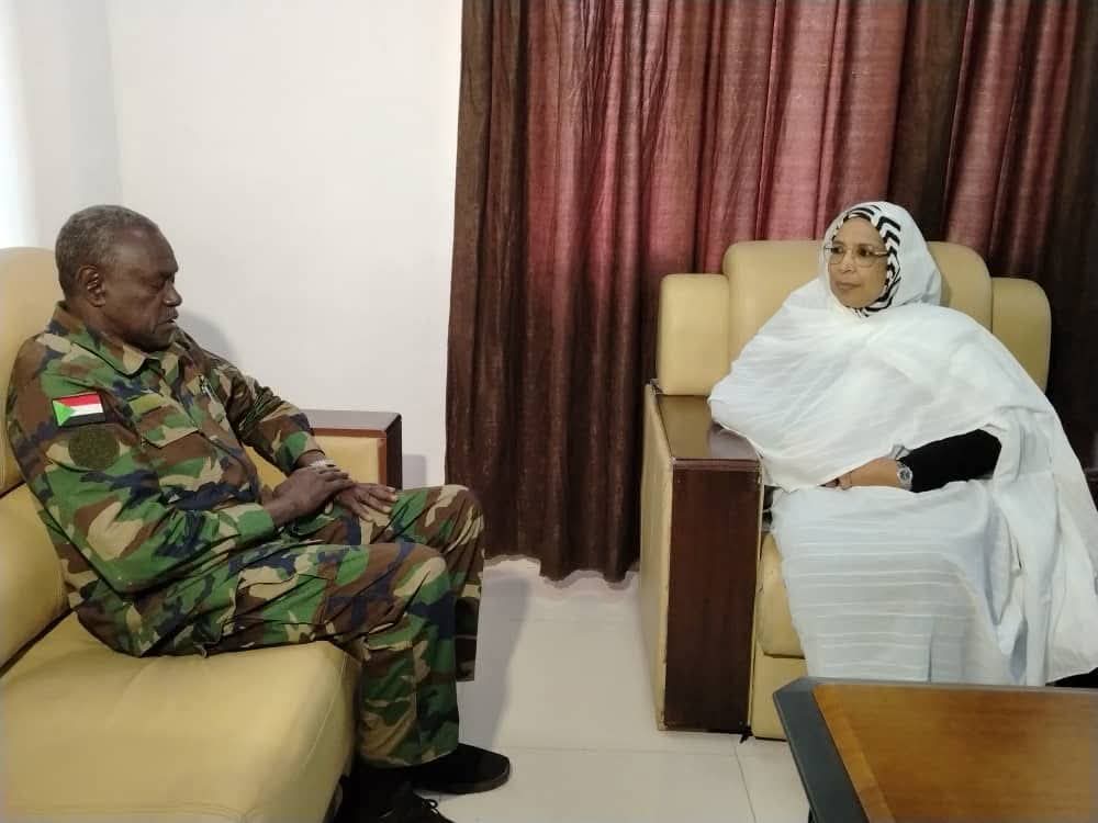 وزيرة مجلس الوزراء تبحث مع والي الخرطوم توفير احتياجات الولاية من السلع الاستهلاكية   