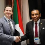 السودان – “الفضاء نيوز”: رئيس الوزراء يلتقي رئيس الشؤون العالمية لشركة غولدمان ساكس