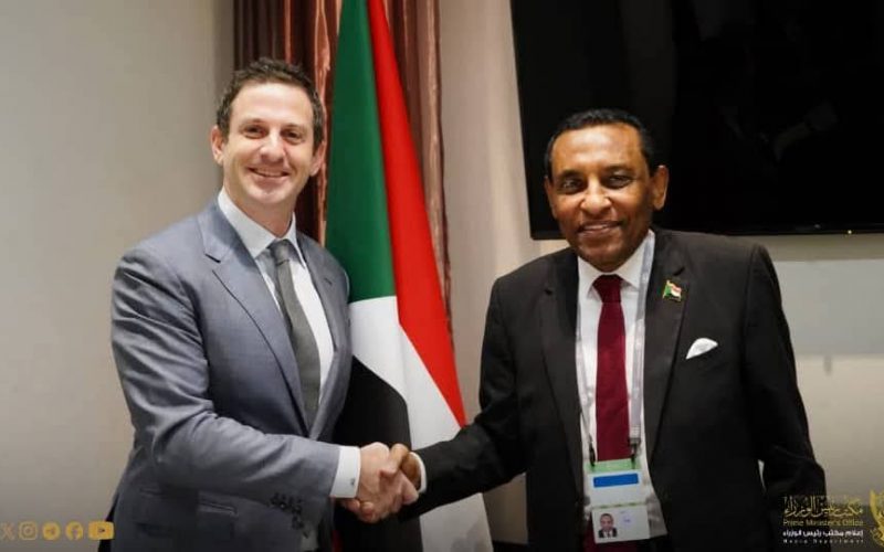 السودان – “الفضاء نيوز”: رئيس الوزراء يلتقي رئيس الشؤون العالمية لشركة غولدمان ساكس