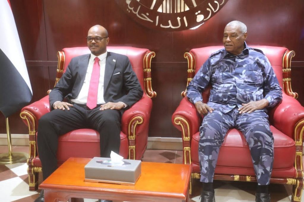 السودان – “الفضاء نيوز”: *”وزير الداخلية” يترأس إجتماع لجنة طوارئ إمتحانات الشهادة السودانية والتأكيد على قيام الإمتحانات فى الثالث عشر من أبريل*