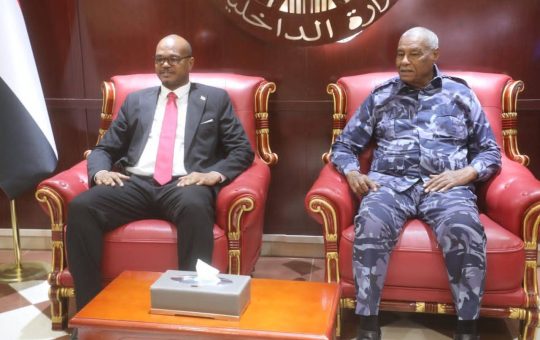 السودان – “الفضاء نيوز”: *”وزير الداخلية” يترأس إجتماع لجنة طوارئ إمتحانات الشهادة السودانية والتأكيد على قيام الإمتحانات فى الثالث عشر من أبريل*