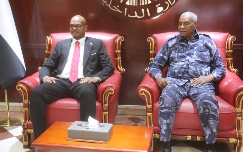 السودان – “الفضاء نيوز”: *”وزير الداخلية” يترأس إجتماع لجنة طوارئ إمتحانات الشهادة السودانية والتأكيد على قيام الإمتحانات فى الثالث عشر من أبريل*