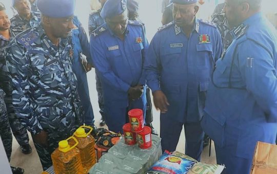 السودان – “الفضاء نيوز”: المدير العام لقوات الشرطة يتفقد سير العمل بشرطة ولاية الخرطوم ويدشن كيس الصائم لمنسوبى شرطة الولاية