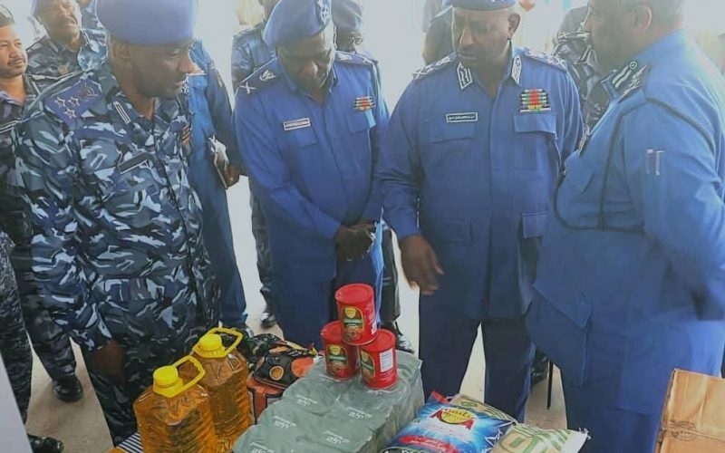 السودان – “الفضاء نيوز”: المدير العام لقوات الشرطة يتفقد سير العمل بشرطة ولاية الخرطوم ويدشن كيس الصائم لمنسوبى شرطة الولاية