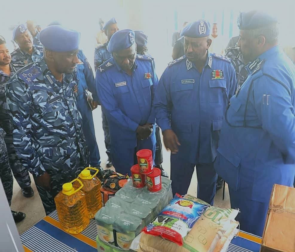 السودان – “الفضاء نيوز”: المدير العام لقوات الشرطة يتفقد سير العمل بشرطة ولاية الخرطوم ويدشن كيس الصائم لمنسوبى شرطة الولاية