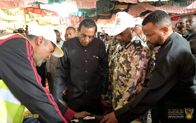 السودان – “الفضاء نيوز”: رئيس الوزراء يؤكد إلتزام حكومة الأمل بتوفير كافة المعينات لقوات الدفاع المدني