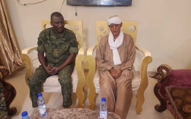 السودان – “الفضاء نيوز”: *القائد مصطفي تمبور والي وسط دارفور يزور الشيخ موسي هلال عبدالله ويؤكدان دعم القوات المسلحة وتطهير مناطق مليشيا الدعم السريع*