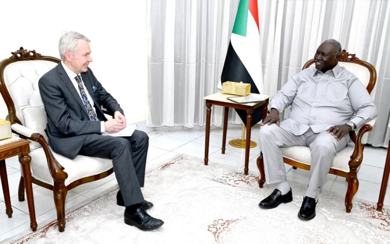 السودان – “الفضاء نيوز”: *نائب رئيس مجلس السيادة يلتقي ممثل الأمين العام للأمم المتحدة  بالسودان*