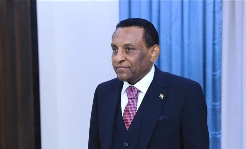 السودان – “الفضاء نيوز”: *رئيس الوزراء يُوجه المواطنيين بعدم الاستجابه لدفع اي رسوم في المعابر إضافيه أو غير مقننه*