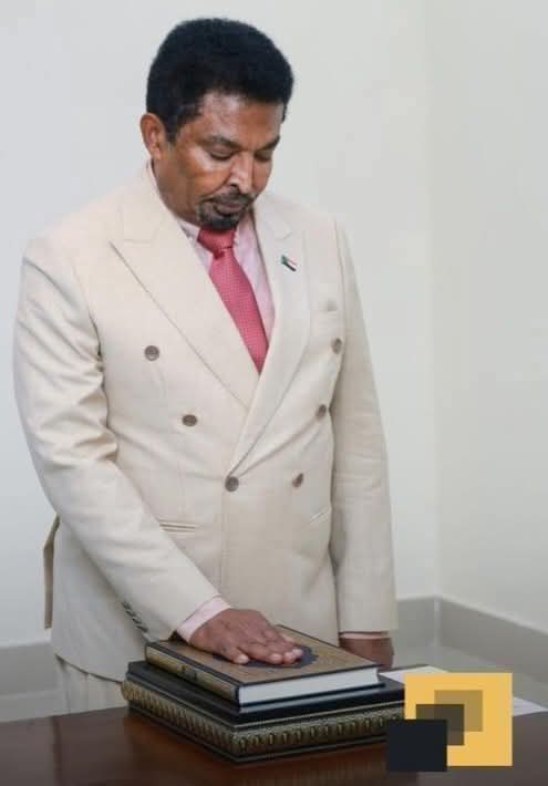 السودان – “الفضاء نيوز”: *وزير في حكومة الأمل يبحث عن وظيفة إضافية*