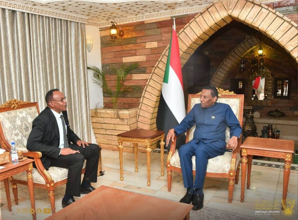 السودان “الفضاء نيوز”: *”رئيس الوزراء” يطلع على نتائج المؤتمر الأول للشباب وموقف الاستادات والملاعب الرياضية في الخرطوم*