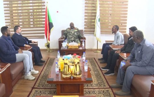 والي الشمالية يتلقى تنويرًا حول مشروعات مؤسسة تيكا التركية بالولاية