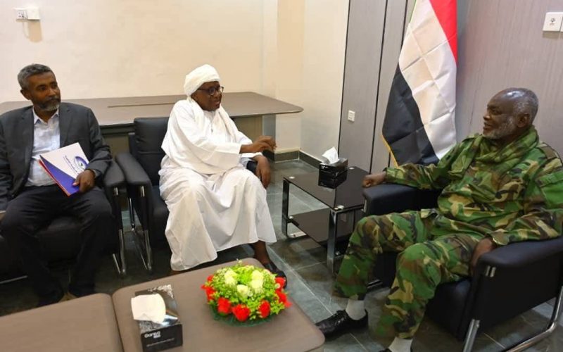 وزير المالية يؤكد أهمية جامعة أفريقيا العالمية كمشروع علمي إقليمي واعد   