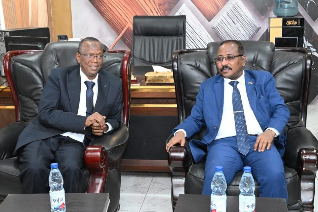 وزير العدل يؤكد على إحكام التنسيق بين الأجهزة العدلية