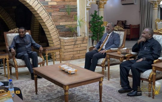 رئيس الوزراء يؤكد الإهتمام بتعزيز النظام الصحي ودعم المراكز الصحية وتأهيلها بأحدث الأجهزة الطبية