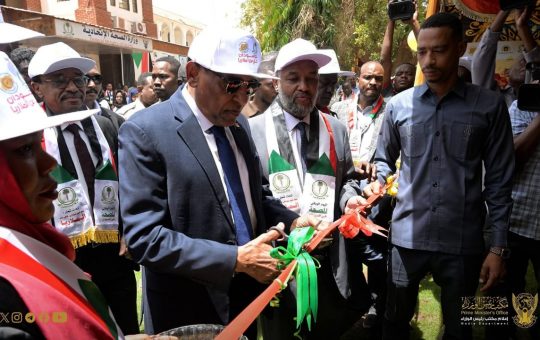 السودان – “الفضاء نيوز”: *رئيس الوزراء يدشن اليوم الوطني للصحة تحت شعار “نحو سودان خالٍ من الملاريا”*