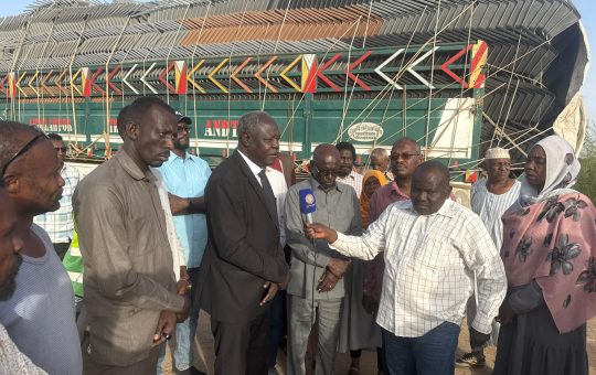 السودان – “الفضاء نيوز”: *”مناوي” يفي بوعده للمسرح القومي بتسليم 2510 كرسي وكشافات وإشادة من وكيل الثقافة والدراميين*