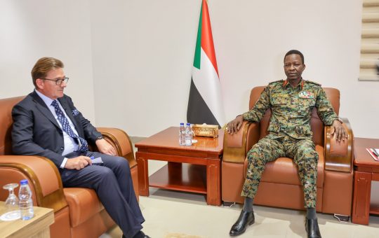 السودان – ” الفضاء نيوز”: *الفريق أول ركن شمس الدين كباشي يلتقي الوفد السويسري* 