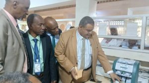 وفد الغرفة المركزية ببنك السودان يشيد بسير استبدال العملة بتندلتي   