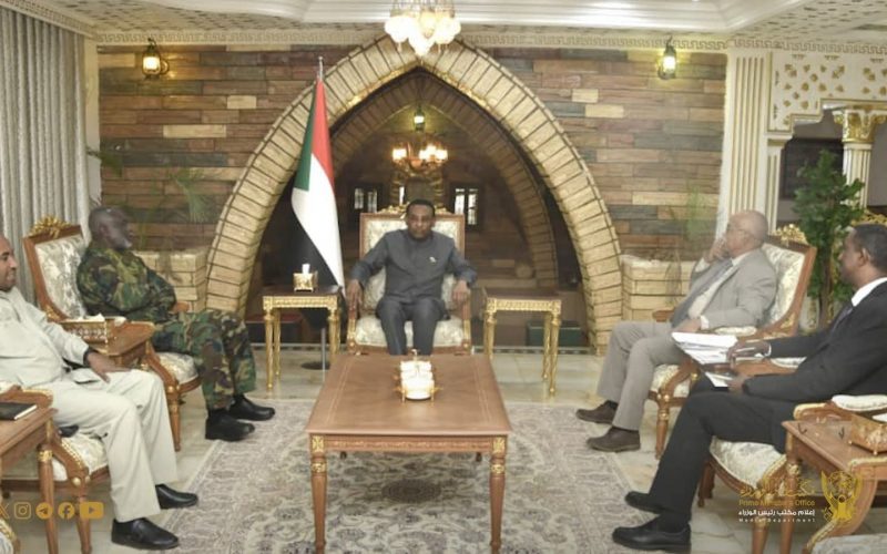 السودان – “الفضاء نيوز”: رئيس الوزراء يؤكد إلتزام حكومة الأمل بدعم قطاع الطاقة