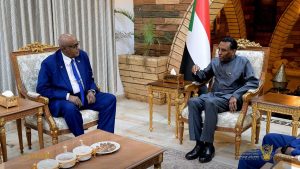 رئيس الوزراء يبحث مع نائب رئيس القضاء المسائل المشتركة بين الجهازين التنفيذي والقضائي