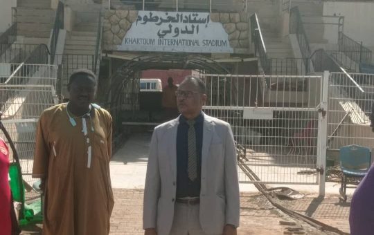 وزير الشباب والرياضة يتفقد صيانة استاد الخرطوم استعداداً لدوري النخبة