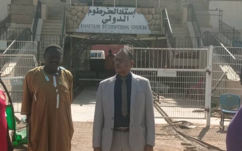 وزير الشباب والرياضة يتفقد صيانة استاد الخرطوم استعداداً لدوري النخبة