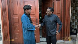 السودان – “الفضاء نيوز”: *رئيس الوزراء يؤكد ضرورة توحيد الجبهة الداخلية والوقوف صفاً واحداً مع القوات المسلحة في معركة الكرامة*