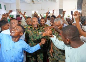 السودان – “الفضاء نيوز”: *رئيس مجلس السيادة يزور منطقة الدروشاب بمحلية بحري ويقف على أحوال المواطنين* 