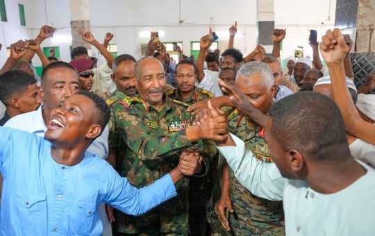 السودان – “الفضاء نيوز”: *رئيس مجلس السيادة يزور منطقة الدروشاب بمحلية بحري ويقف على أحوال المواطنين* 