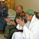 السودان – “الفضاء نيوز”: *رئيس مجلس السيادة القائد العام للقوات المسلحة يزور أسرة الشهيد العقيد (م) مأمون الرشيد*