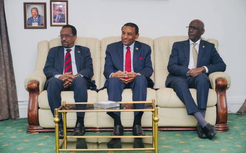 السودان – “الفضاء نيوز”: *رئيس الوزراء من لندن: مساعٍ حثيثة لتوحيد الجهود الثقافية والإعلامية لدعم السودان وكشف الانتهاكات*