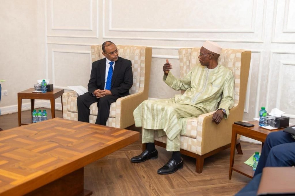السودان – “الفضاء نيوز”: *سفير السودان بداكار يسلم رسالة خطية من وزير الخارجية إلى نظيره السنغالي*