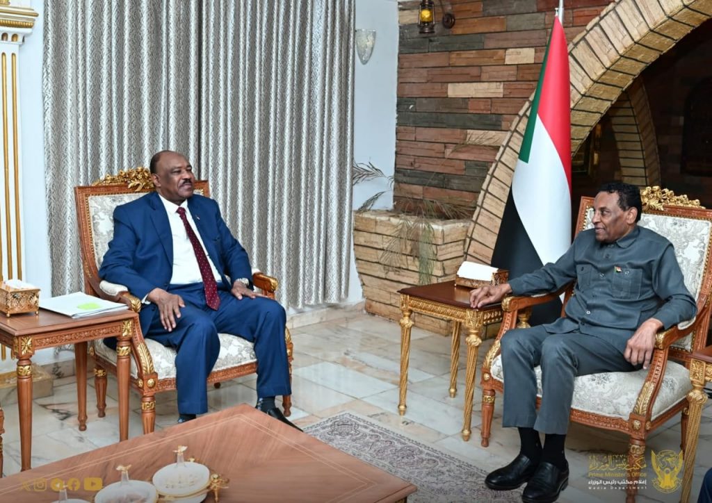 السودان – “الفضاء نيوز”: *رئيس الوزراء يطلع على أداء وزارة الخارجية والبعثات الدبلوماسية بالخارج*
