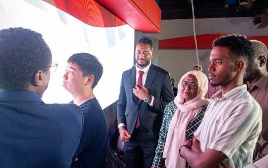 السودان – “الفضاء نيوز”: *الاعيسر يقف على اكتمال المرحلة الأولى من الدعم المقدم من السيد رئيس مجلس السيادة للقطاع الاعلامي والاجهزة الاعلامية في السودان*