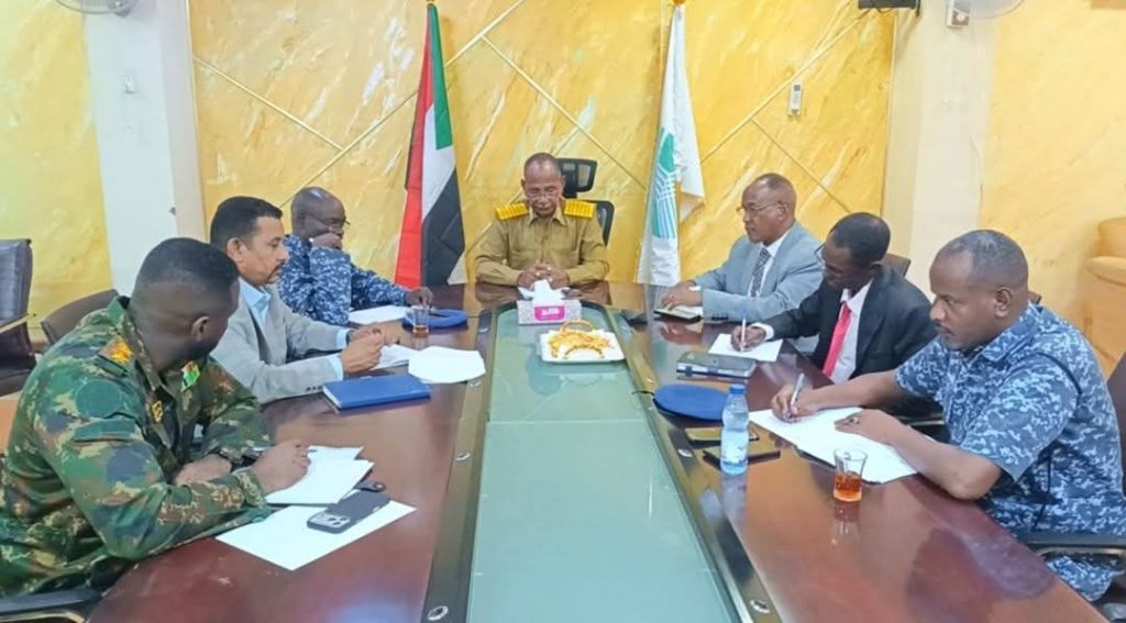 السودان – “الفضاء نيوز”: *لجنة أمن الخرطوم توجه بتكثيف الاطواف الامنية بمناطق الهشاشة وتكشف عن اكتمال الترتيبات لتأمين مباراة القمة*