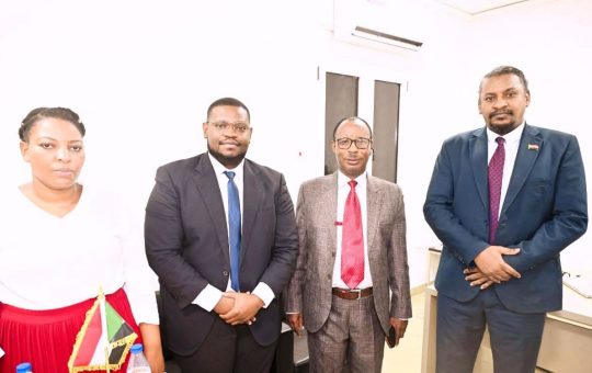 السودان – “الفضاء نيوز”: *وزير الدولة بالمالية يناقش مع ICGLR تخفيض مساهمة السودان ودعم التعافي*